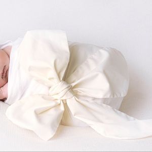 TBBC PALMETTO PEARL BOW SWADDLE